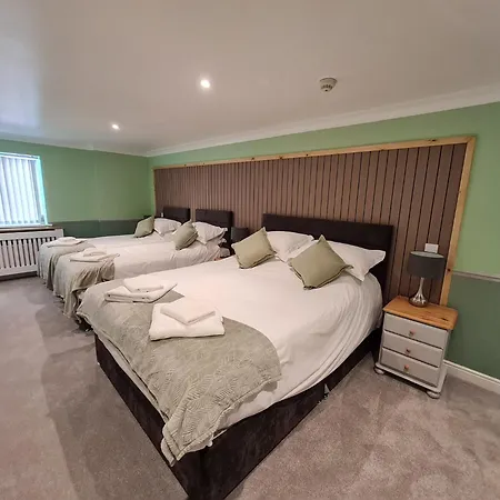 Moorside Hotel&cafe 3*