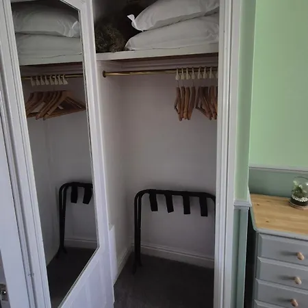 Moorside And Cafe 3*