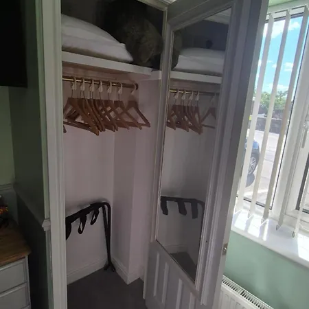Moorside And Cafe 3*